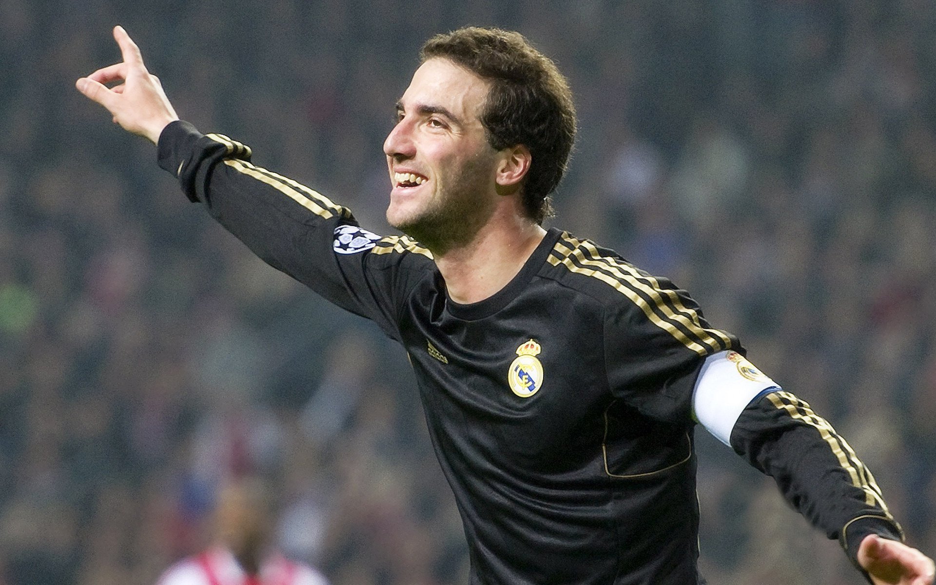 _国际耐力赛：跑者挑战极限距离_，耐力跑及格线成绩