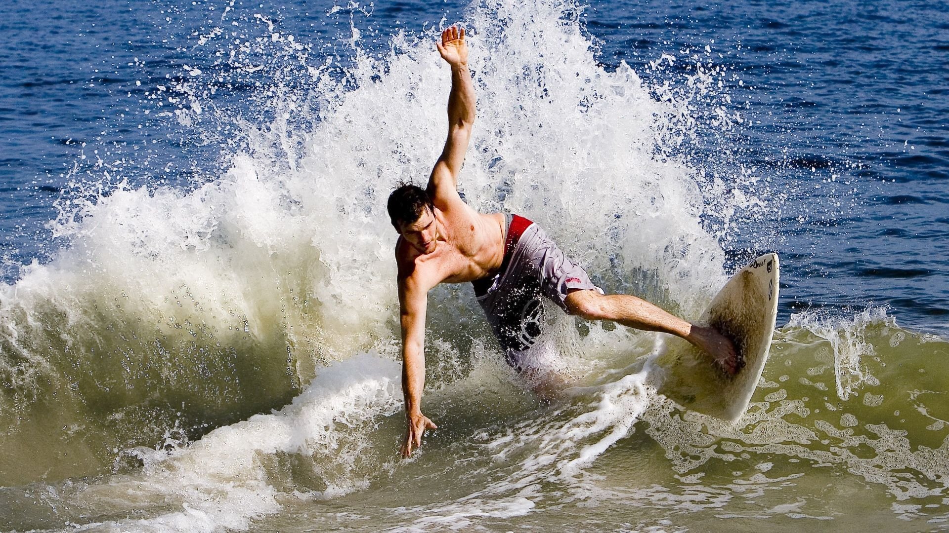 哥伦比亚骑手玛丽亚·阿庞特在2024年巴黎奥运会盛装舞步比赛中取得第30名,表现稳定。